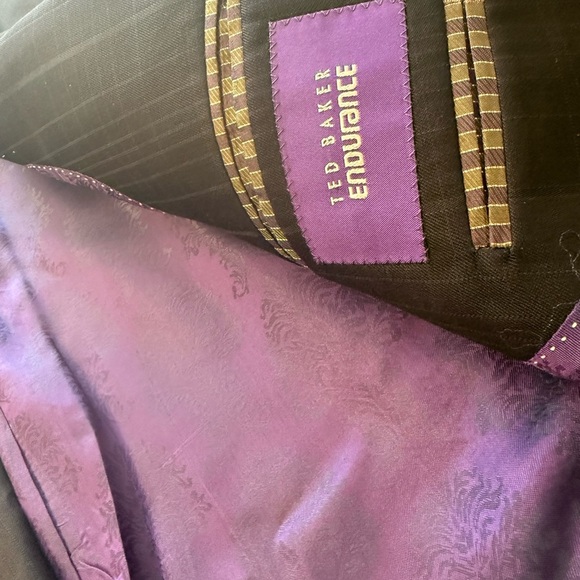 Ted Baker Endurance 39R wool EUC black with light pinstripes and  Purple Lining - Picture 12 of 15